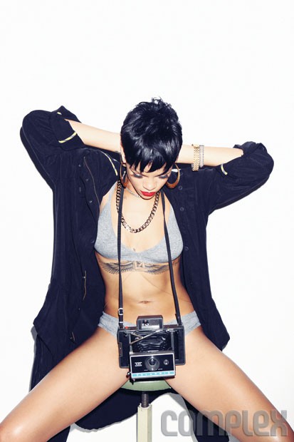 RihannaComplexMagazine09.jpg