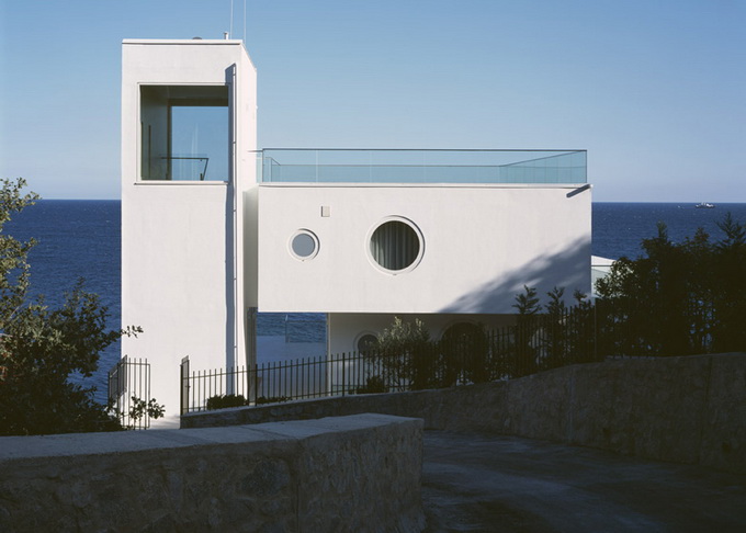 dezeen_Yacht-House-by-Robin-Monotti_ss_9.jpg