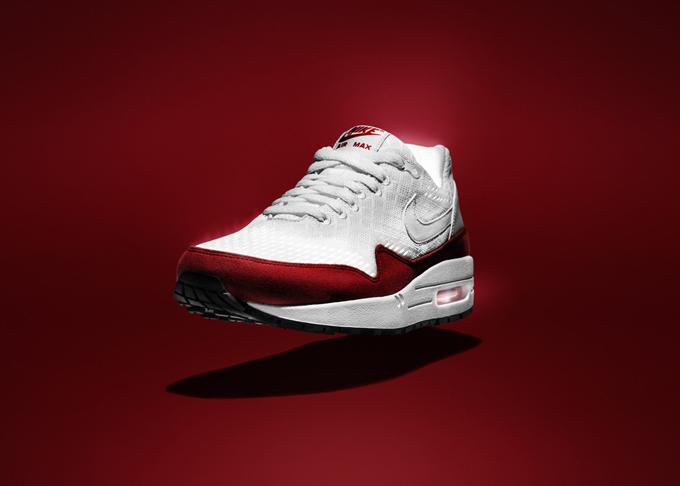 SP13_NSW_AirMax_AM1_FRNT_QRT_detail.jpg