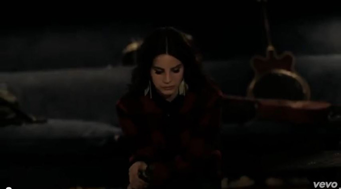 Lana Del Rey - Chelsea Hotel No 2 - YouTube - Windows Internet Explorer_2013-03-28_23-45-26.jpg