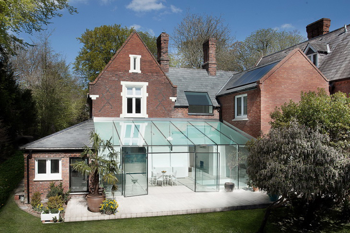 Glass-House-AR-01.jpg