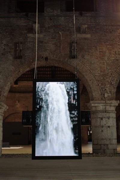 Audiovisual-Installation-of-Waterfalls2.jpg