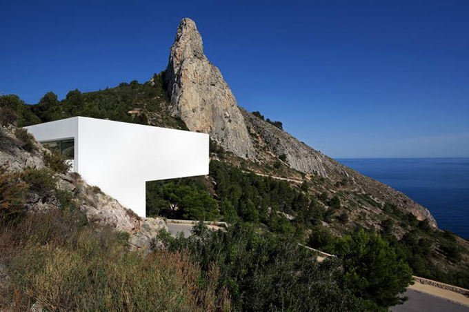 House-Cliff-Fran-Silvestre-10.jpg