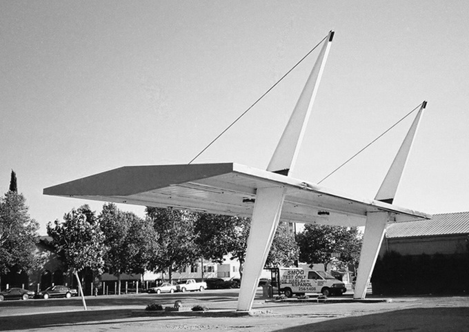 modernist-petrol-stations-01-600x454.jpg