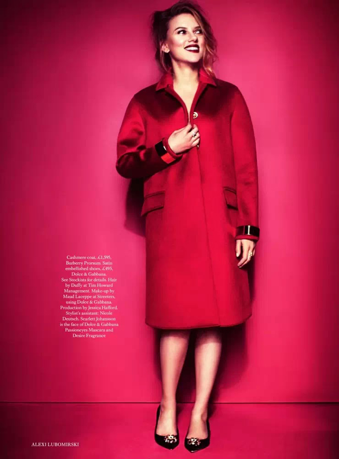 Scarlett Johansson Harper's Bazaar UK October 2013-005.jpg