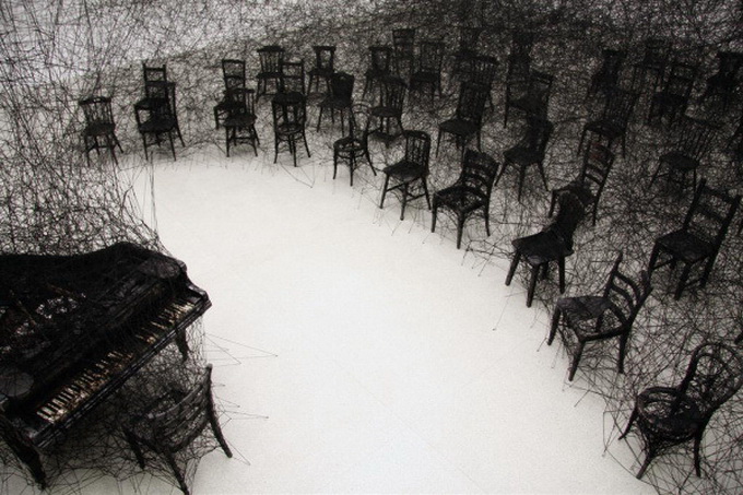 chiharu-shiotas-installations-01-600x904.jpg