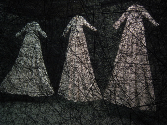 chiharu-shiotas-installations-01-600x909.jpg