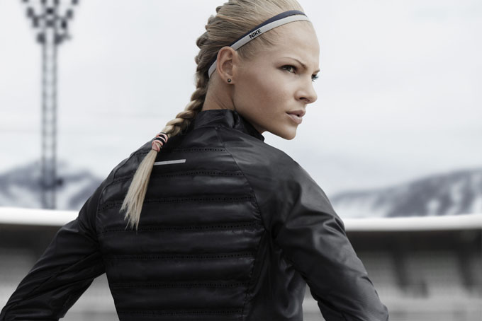 Ho13_NSW_CEE_Outerwear_DaryaKlishina_BlackRunning_003_RGB.jpg