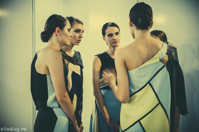 etoday-MBFW ss14-backstage-23.jpg