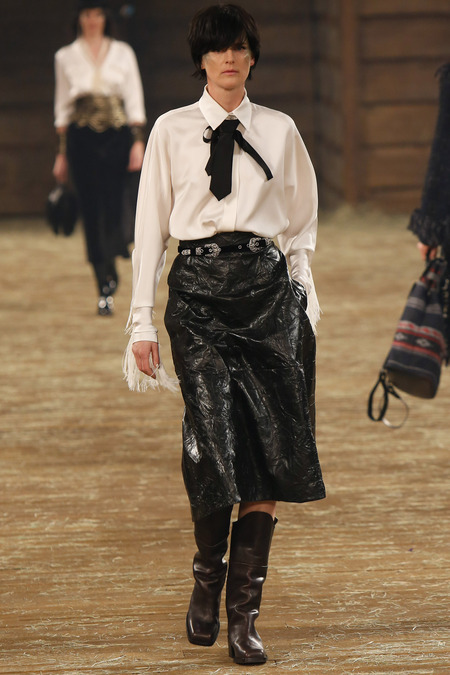 Chanel_070_1366_450x675.jpg