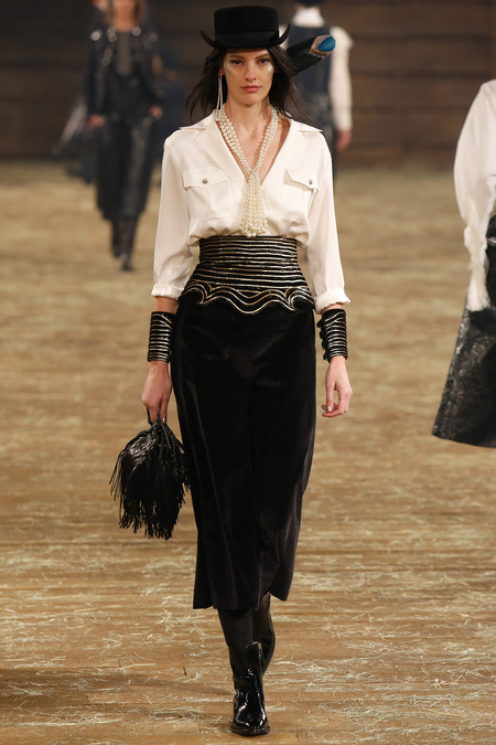 Chanel_071_1366_450x675.jpg