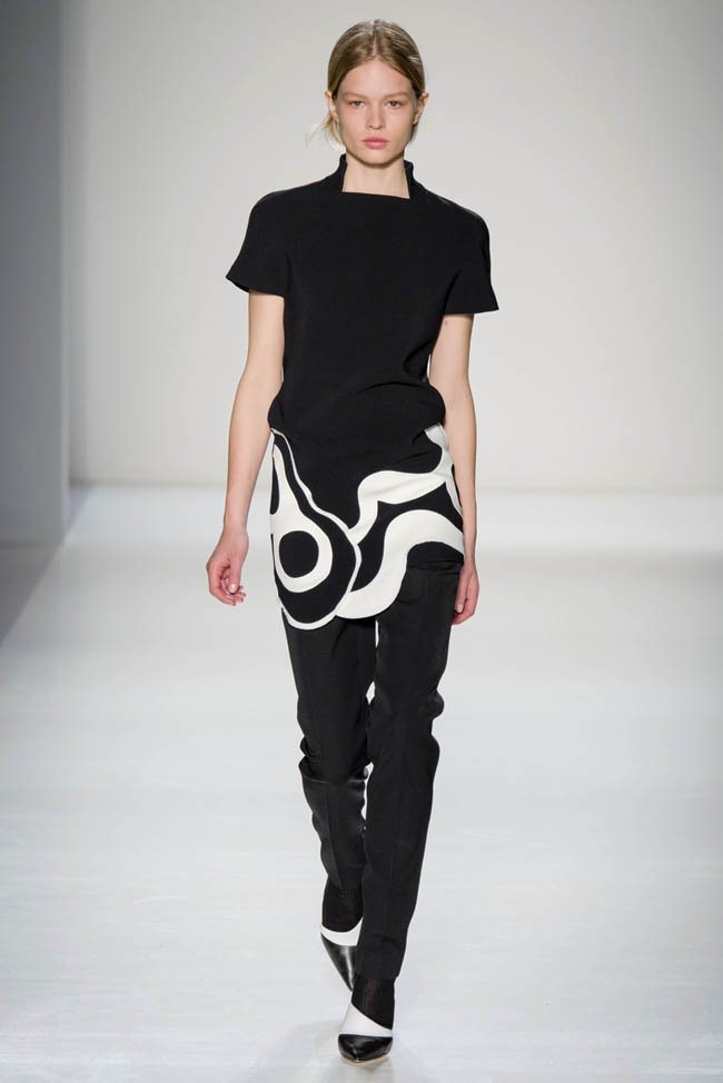 victoria-beckham-fall-winter-2014-show19.jpg