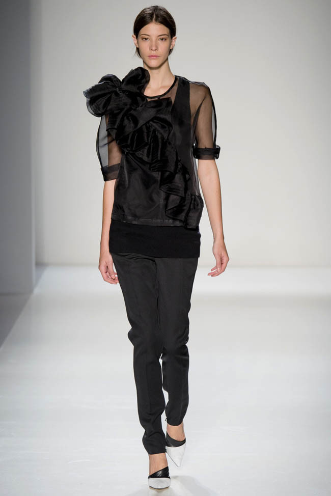 victoria-beckham-fall-winter-2014-show25.jpg