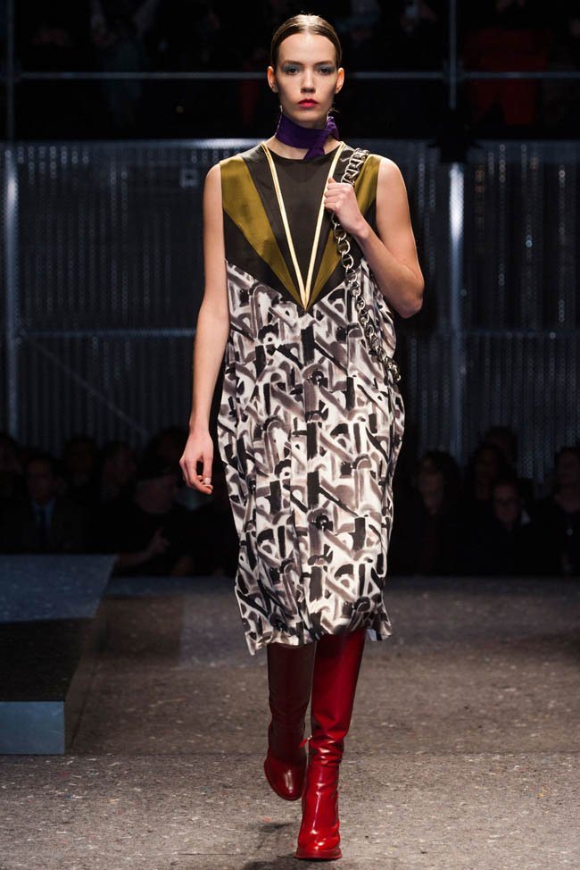 prada-fall-winter-2014-show16.jpg