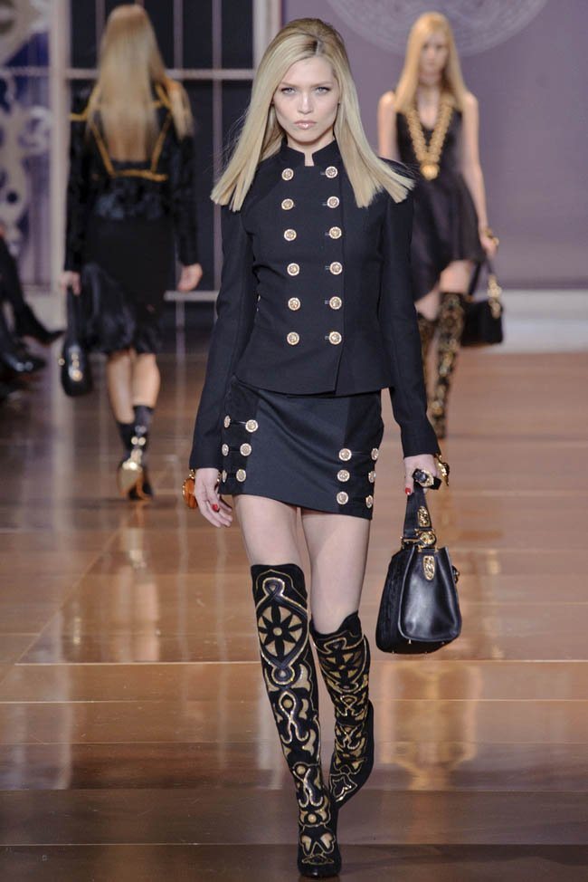 versace-fall-winter-2014-show20.jpg