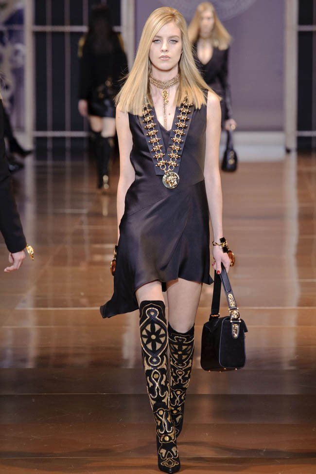 versace-fall-winter-2014-show21.jpg