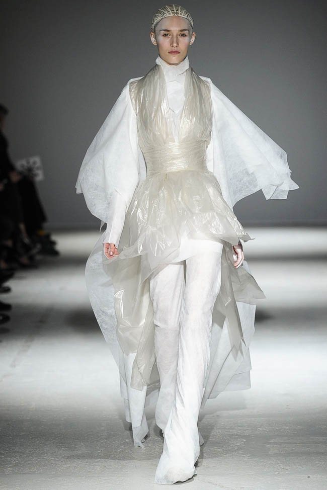 gareth-pugh-fall-winter-2014-show28.jpg