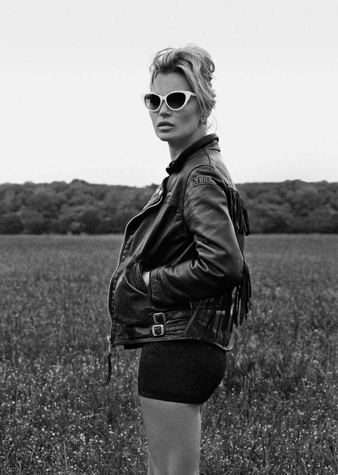 713x1000xkate-moss-outdoor-shoot4_jpg_pagespeed_ic_y-9qOmG5Lj.jpg