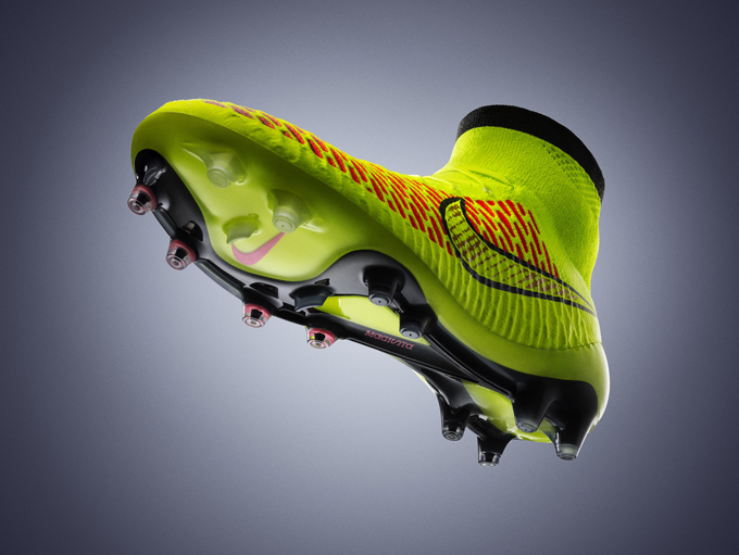 NIKE_MAGISTA_VOLT_HYPERPUNCH_2_27852.jpg