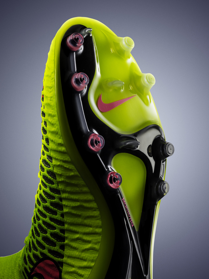 NIKE_MAGISTA_VOLT_HYPERPUNCH_3_27854.jpg