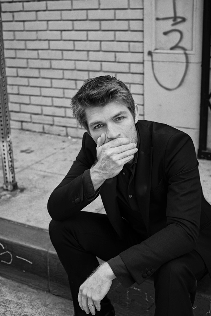 Liam-McIntyre-LUomo-Vogue-Eric-Gullemain-05.jpg