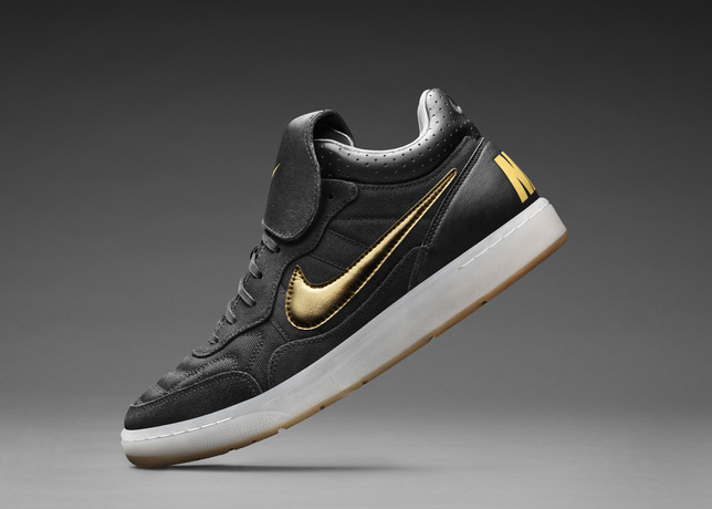 Su14_NSW_NikeFC_Tiempo_Black_Gold_02_28881.jpg