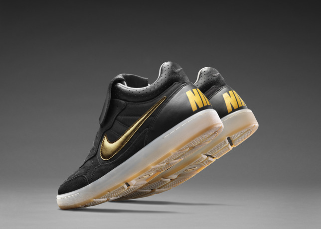 Su14_NSW_NikeFC_Tiempo_Black_Gold_04_28879.jpg