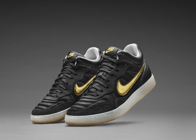 Su14_NSW_NikeFC_Tiempo_Black_Gold_05_28885.jpg