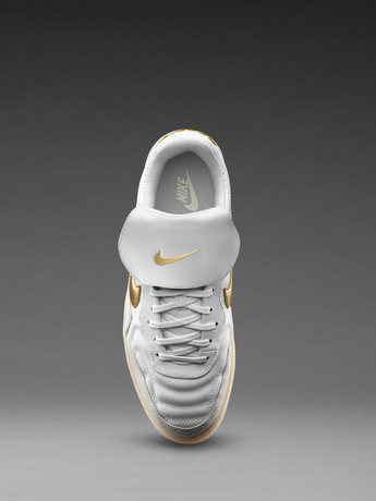 Su14_NSW_NikeFC_Tiempo_White_Gold_06_28886.jpg