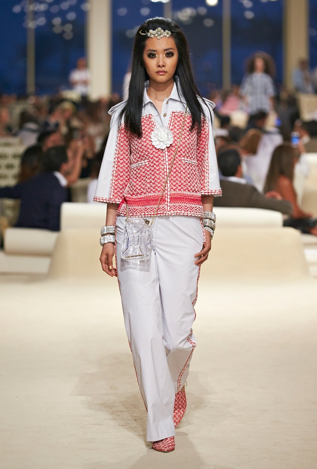 chanel-cruise-2015-show-photos-6.jpg