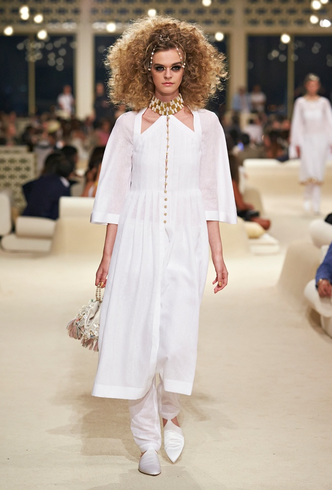 chanel-cruise-2015-show-photos-74.jpg