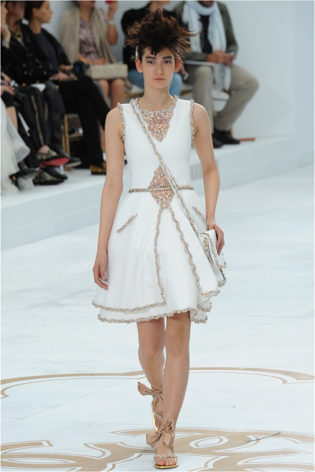 chanel-haute-couture-2014-fall-show52.jpg