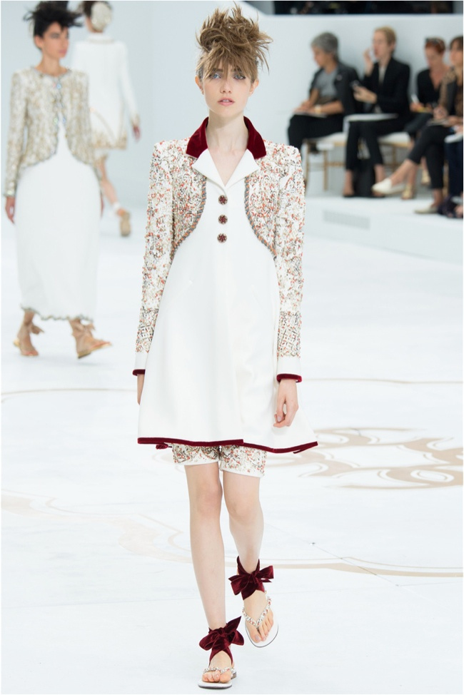 chanel-haute-couture-2014-fall-show53.jpg