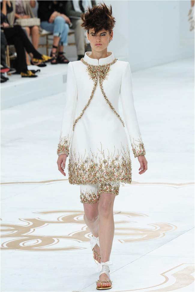 chanel-haute-couture-2014-fall-show54.jpg