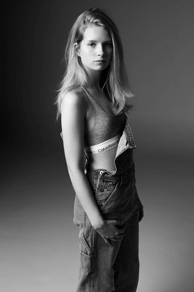 calvin-klein-jeans-mytheresa-lottie-moss6.jpg