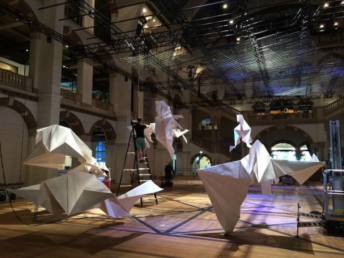 Giga-Origami-Installation1-640_1.jpg