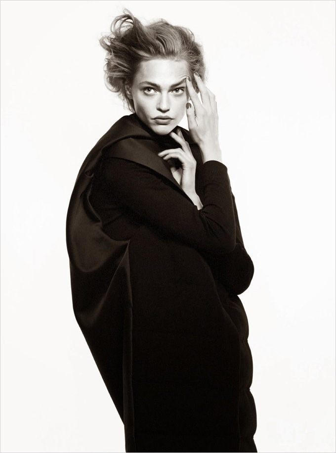 Sasha-Pivovarova-Vogue-Paris-David-Sims-09.jpg