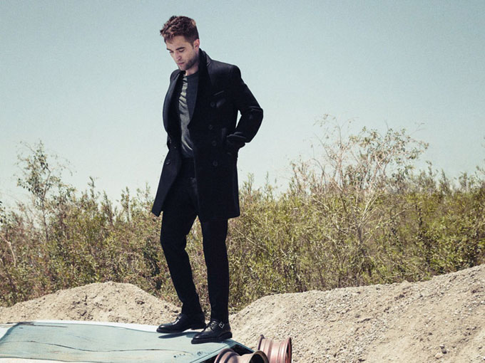 Robert-Pattinson-Esquire-UK-Simon-Emmett-03.jpg