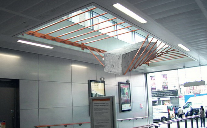 Elasticity-Installation-in-Dalston-Junction-Station1-640x_5.jpg