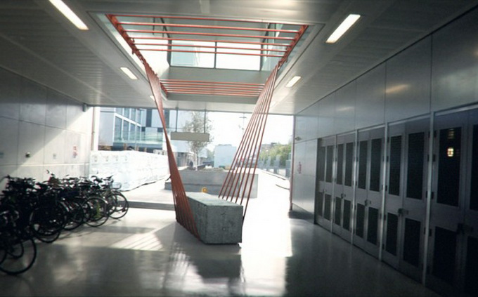 Elasticity-Installation-in-Dalston-Junction-Station1-640x_8.jpg