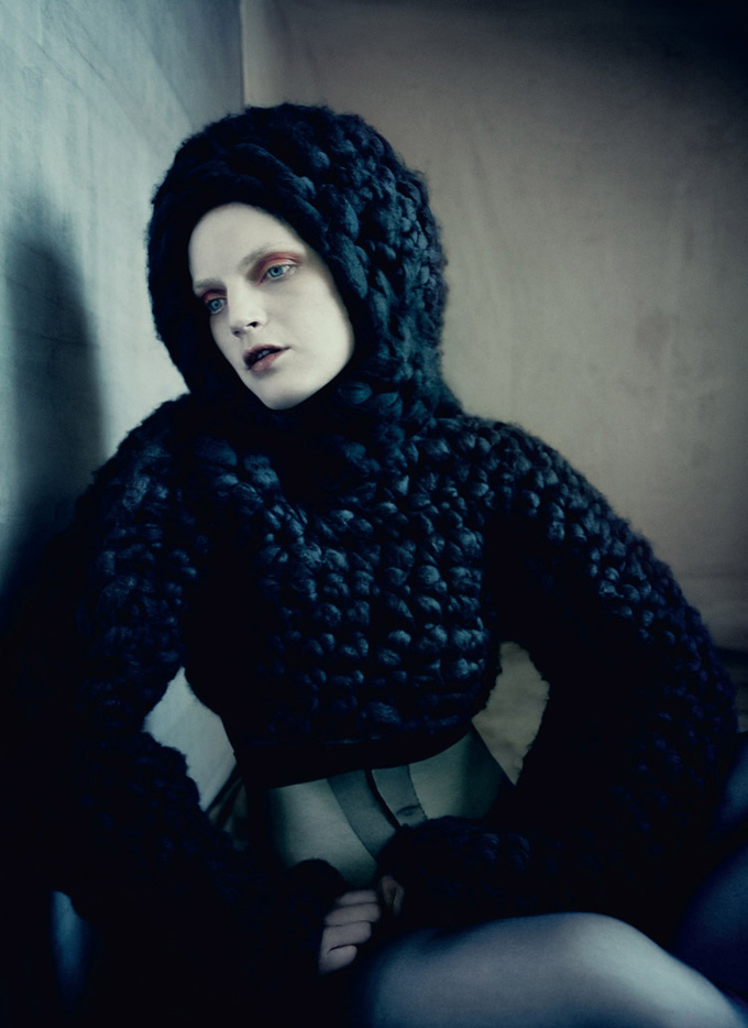 Guinevere-Van-Seenus-Dazed-Paolo-Roversi-02.jpg