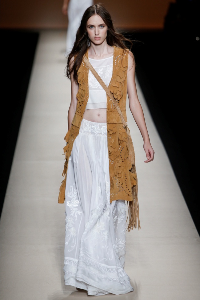 alberta-ferretti-2015-spring-summer-runway-show43.jpg