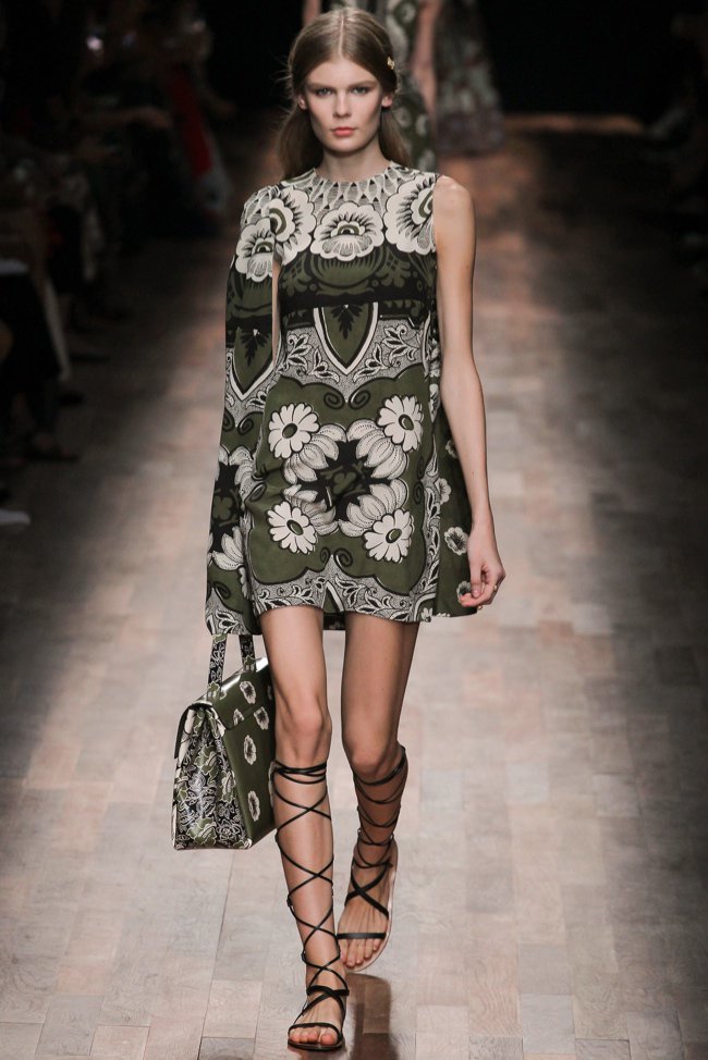 valentino-2015-spring-summer-runway18.jpg