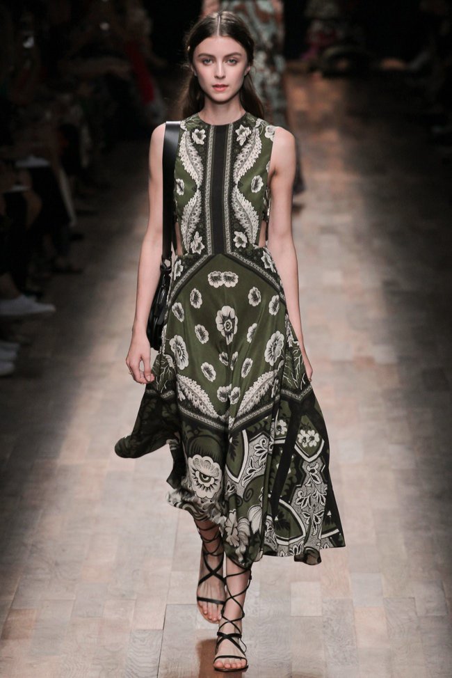 valentino-2015-spring-summer-runway19.jpg