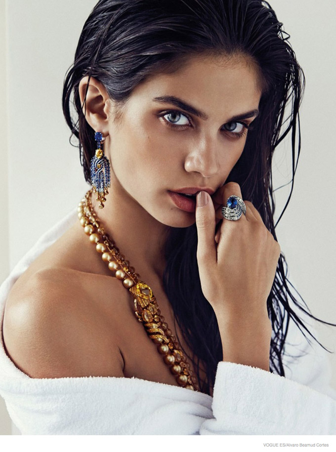 sara-sampaio-jewelry-beauty1.jpg