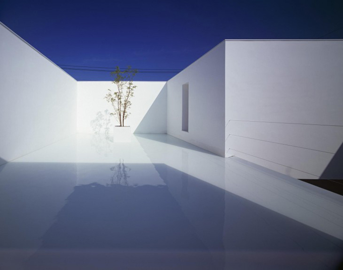 White-Cave-House-02-730x577.jpg