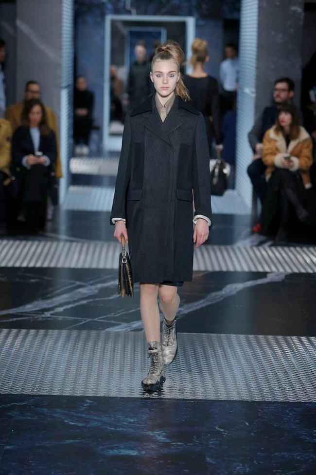 prada-womens-pre-fall-2015-show02.jpg