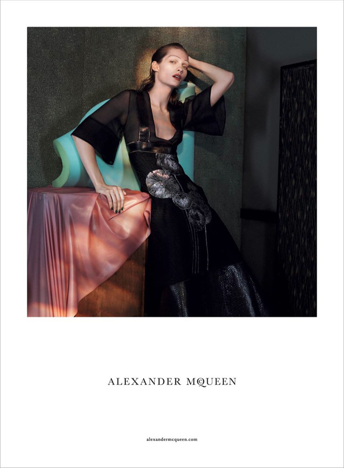 alexander-mcqueen-spring-summer-2015-ad-campaign02.jpg