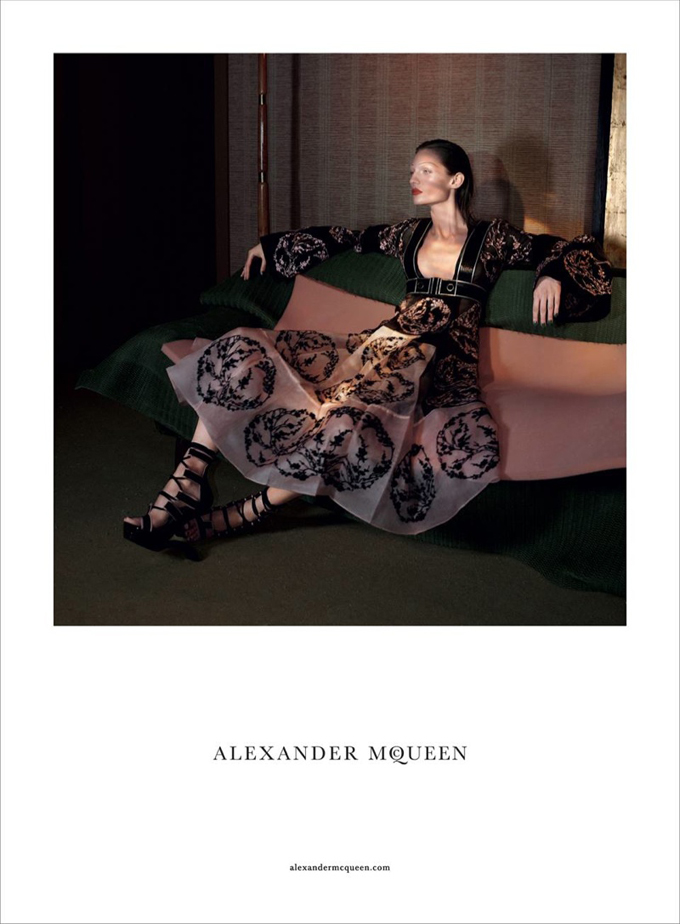 alexander-mcqueen-spring-summer-2015-ad-campaign04.jpg