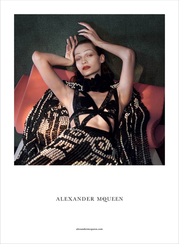 alexander-mcqueen-spring-summer-2015-ad-campaign06.jpg